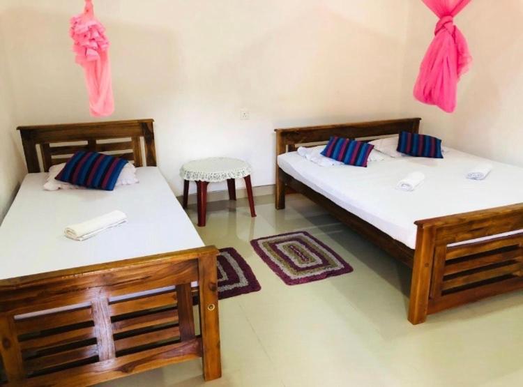 Kumari Guest House Polonnaruwa Exteriör bild