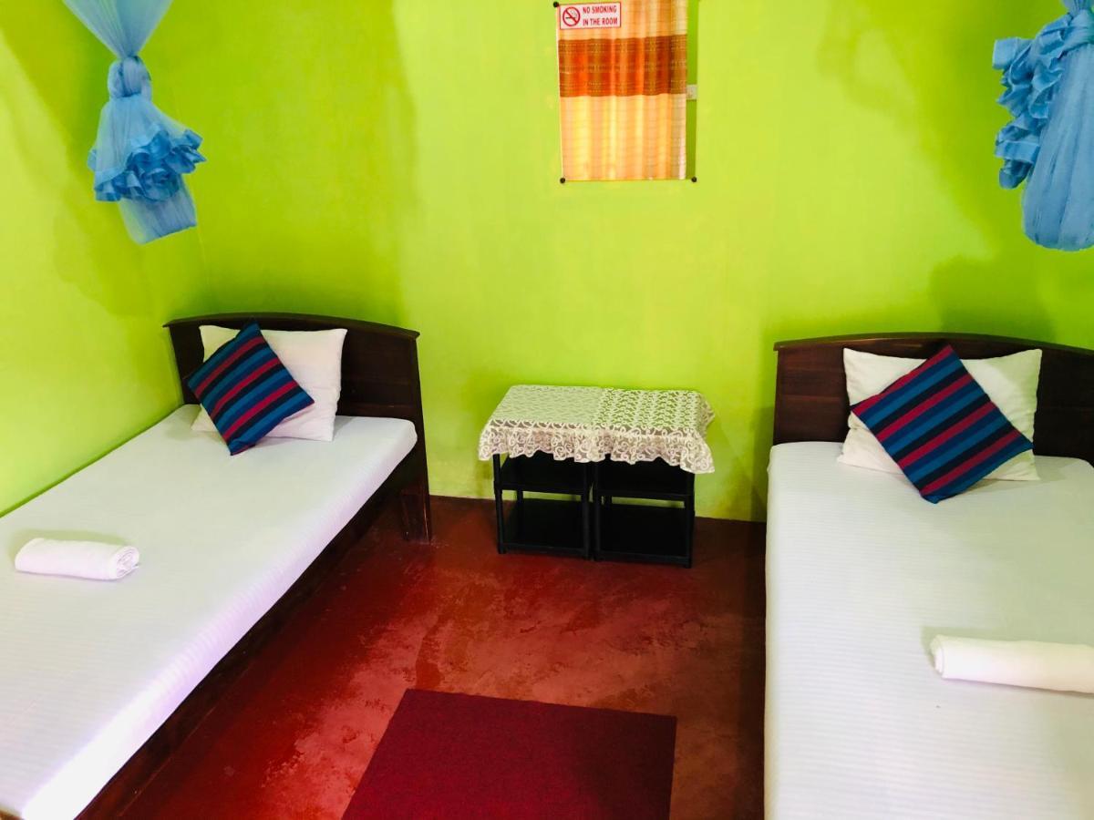 Kumari Guest House Polonnaruwa Exteriör bild