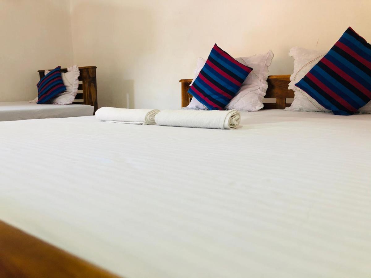 Kumari Guest House Polonnaruwa Exteriör bild